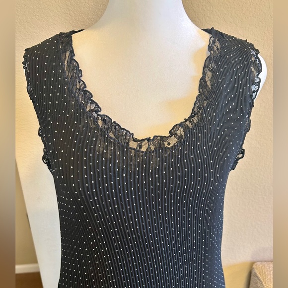 Lindt V-Neck Dress Size: Small - Picture 2 of 9